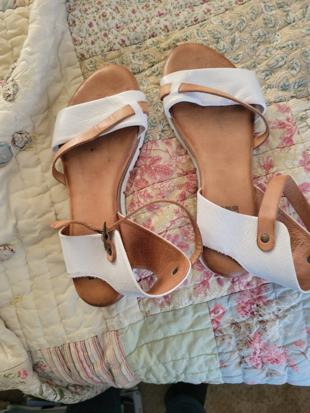 MIZ Mooz white and tan leather sandals